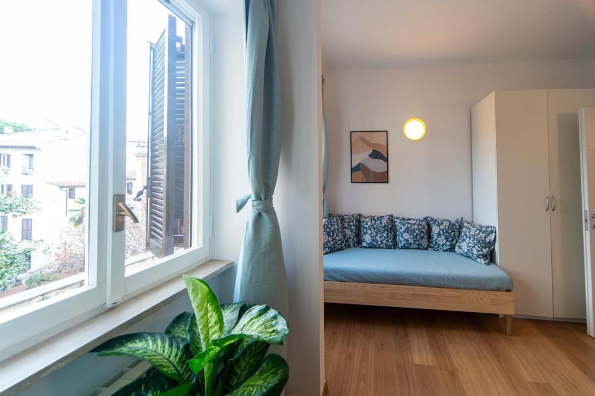 4 Cantoni, Cosy In Monti District Apartment Rom